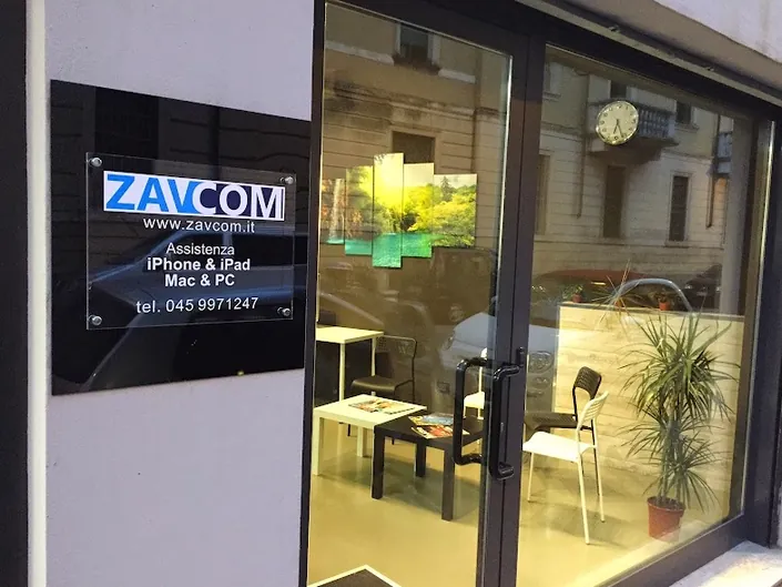ZavCom